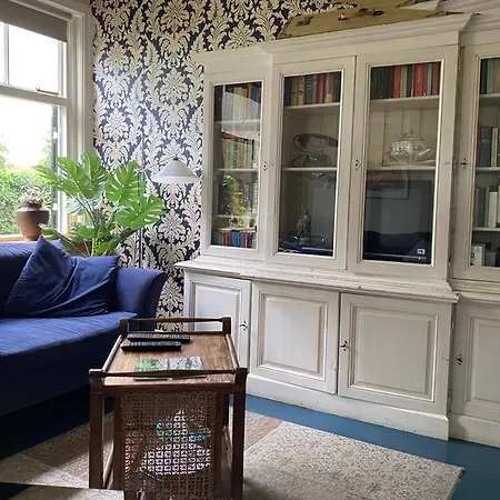 Bed & Breakfast De Viersprong 4*